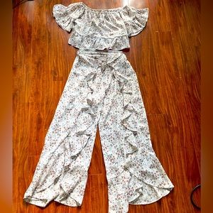 Gianni Bini SET Floral Crop Top & Flowy Pants